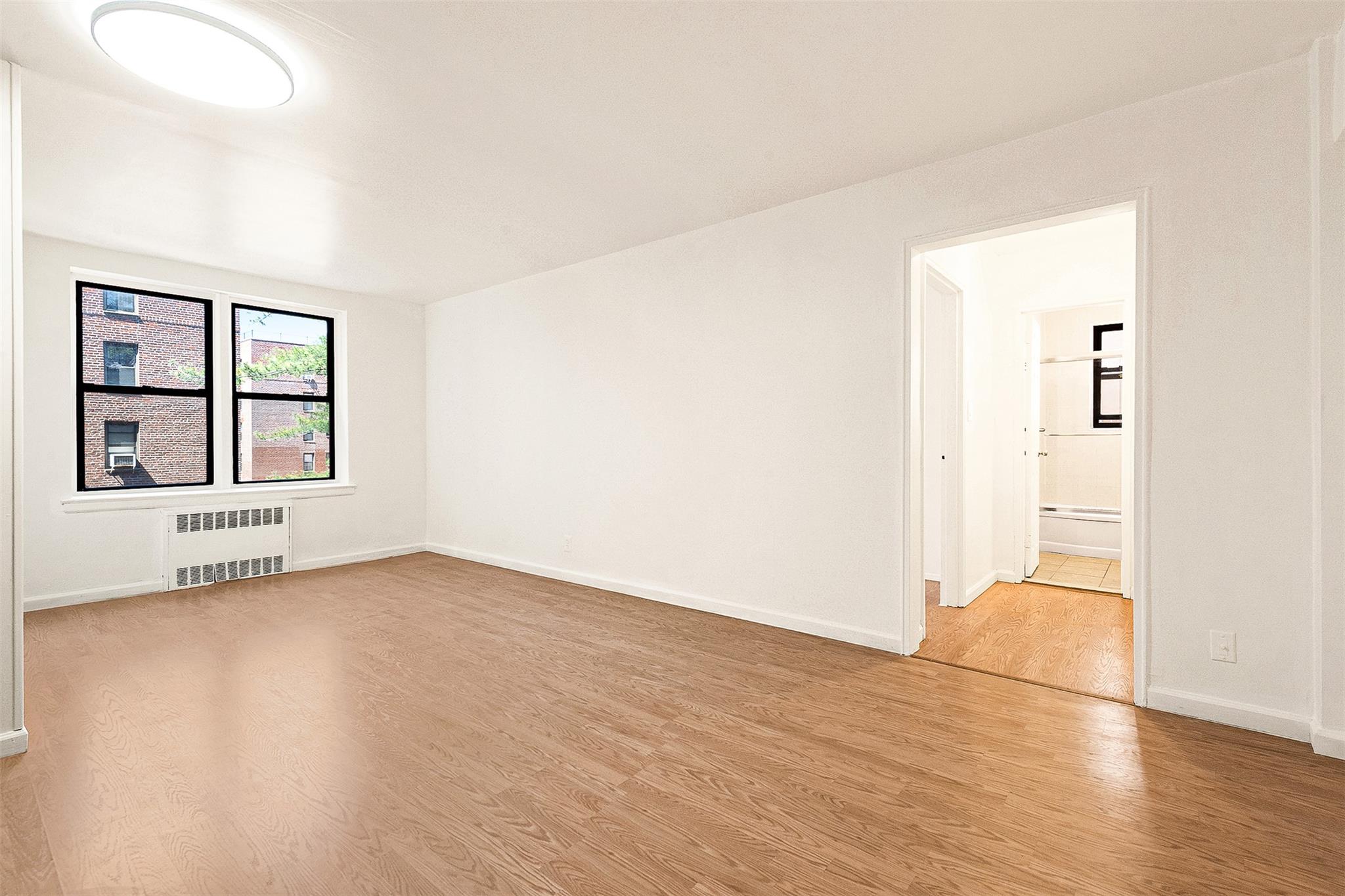 #10 photo, 105-15 66th rd Street, クイーンズ区 Forest Hills , NY 11375