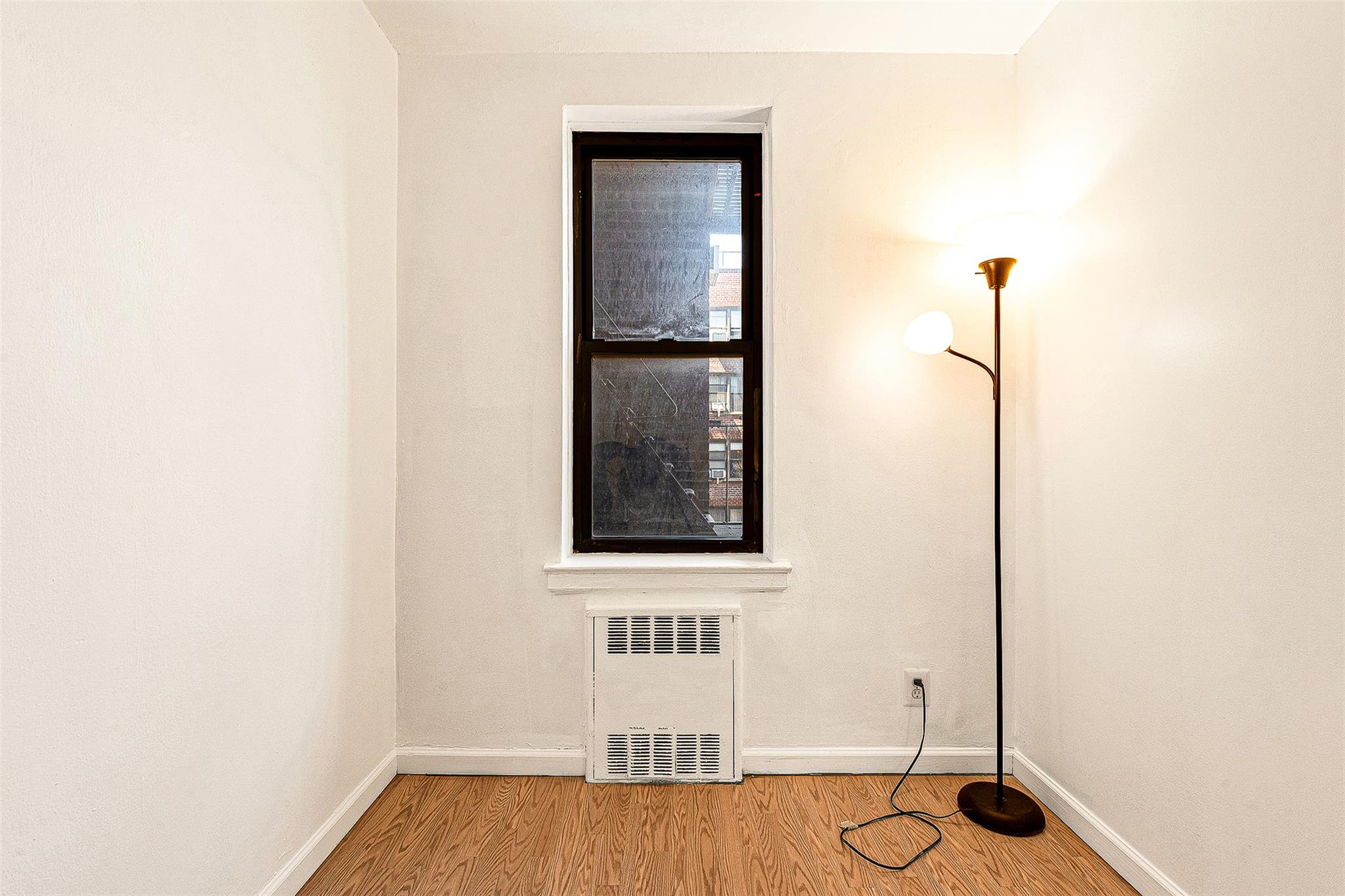 #12 photo, 105-15 66th rd Street, クイーンズ区 Forest Hills , NY 11375