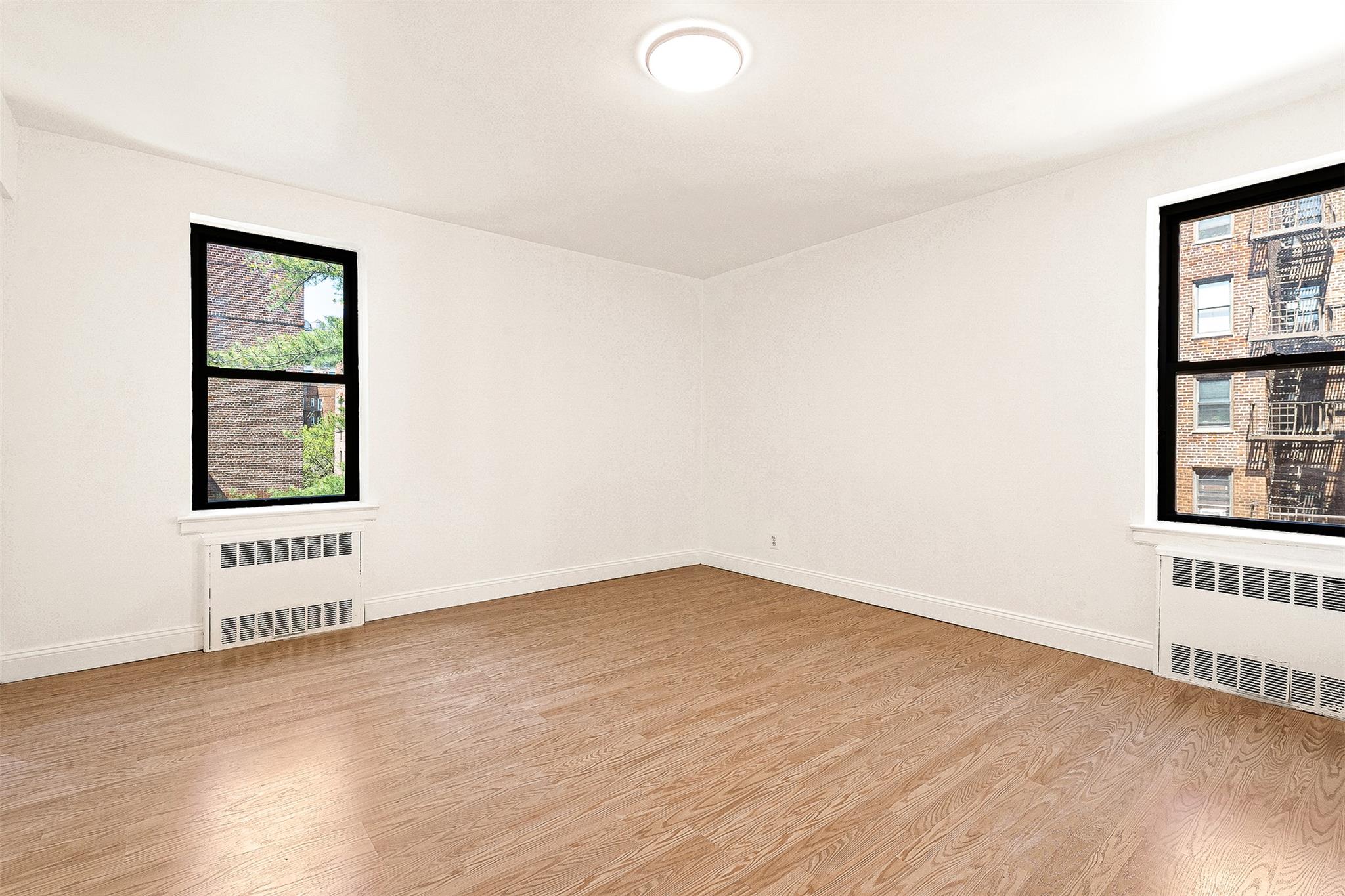 #14 photo, 105-15 66th rd Street, クイーンズ区 Forest Hills , NY 11375