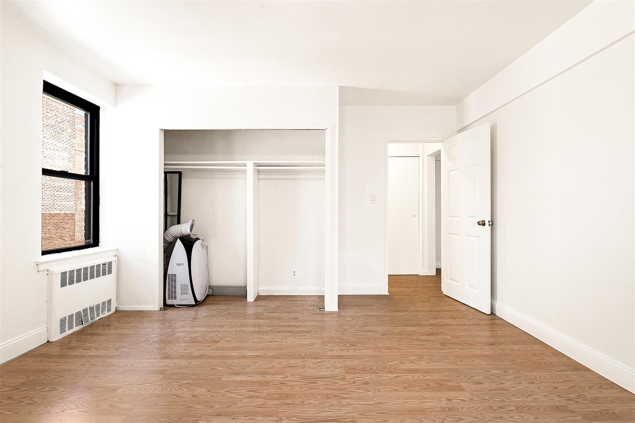 #15 photo, 105-15 66th rd Street, クイーンズ区 Forest Hills , NY 11375