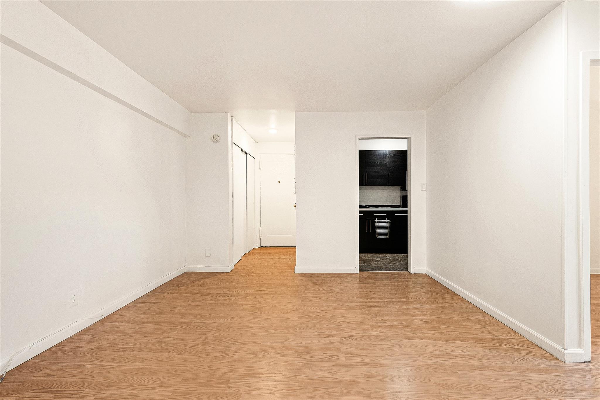 #9 photo, 105-15 66th rd Street, クイーンズ区 Forest Hills , NY 11375