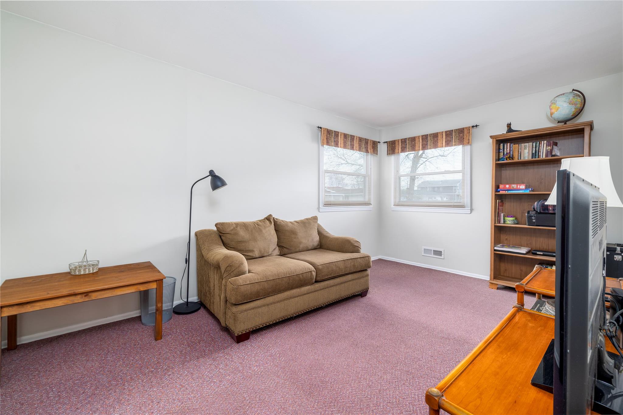 #15 photo, 465 Nassau Avenue, Freeport , NY 11520