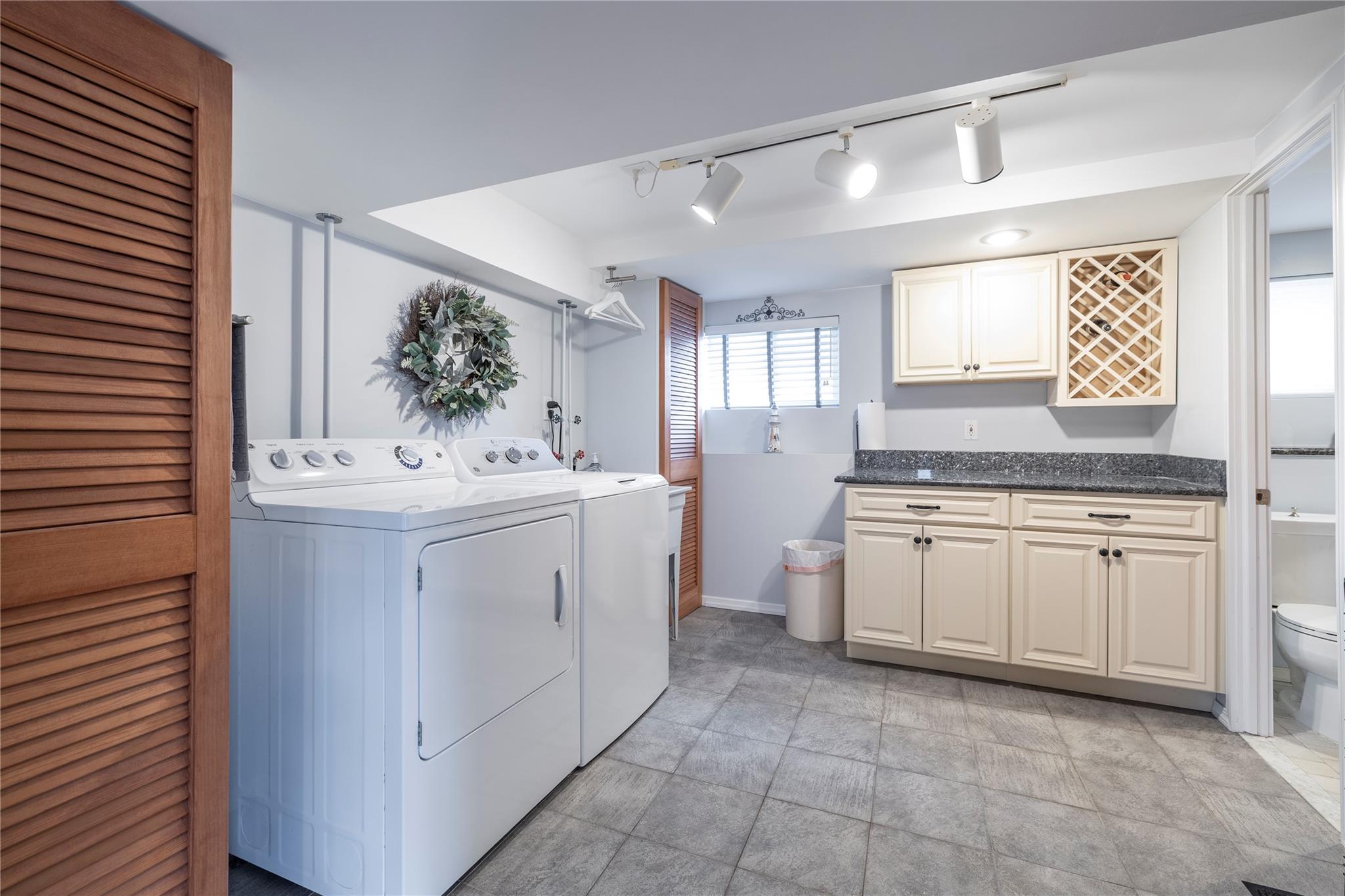 #19 photo, 465 Nassau Avenue, Freeport , NY 11520