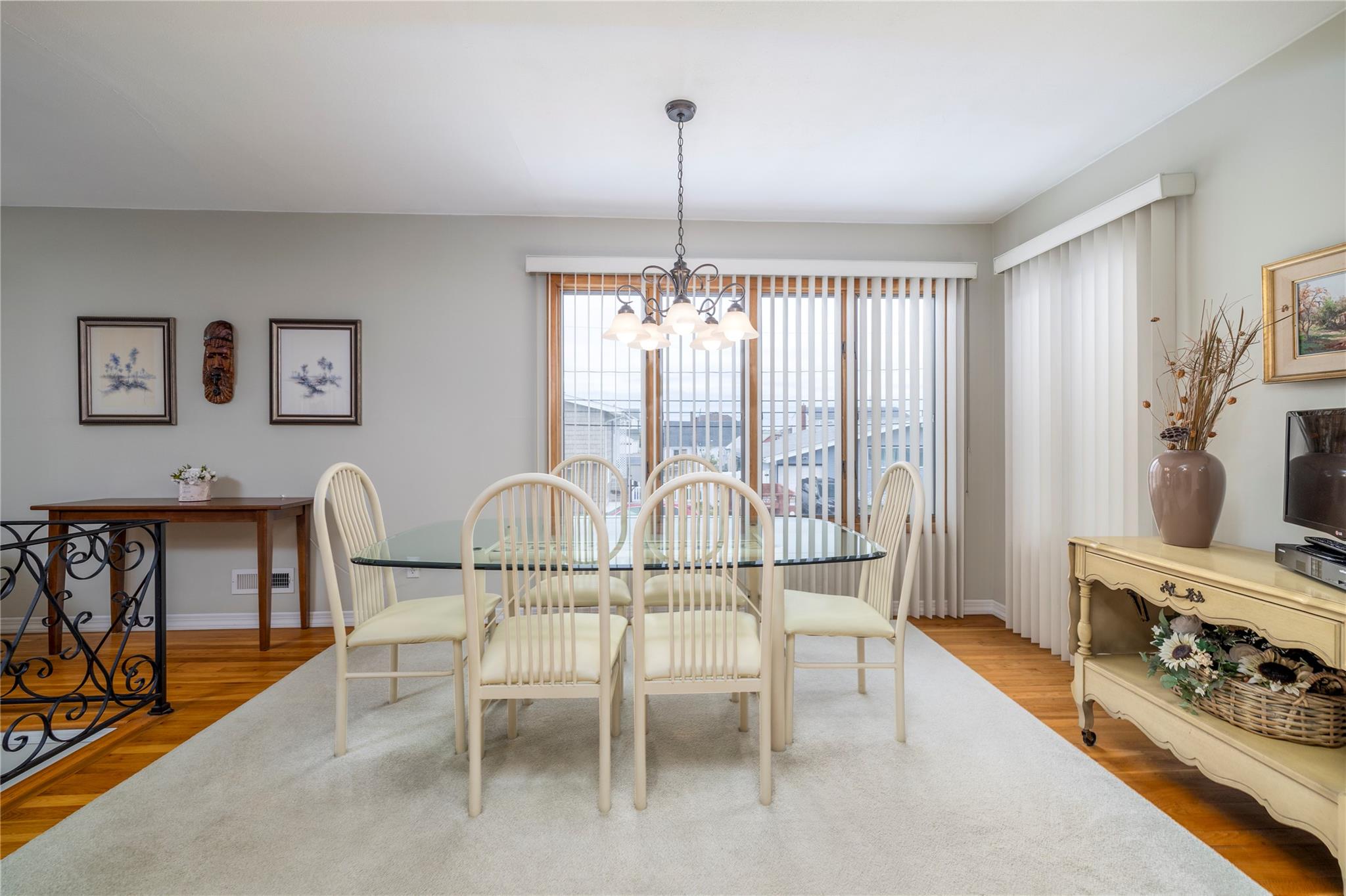 #5 photo, 465 Nassau Avenue, Freeport , NY 11520