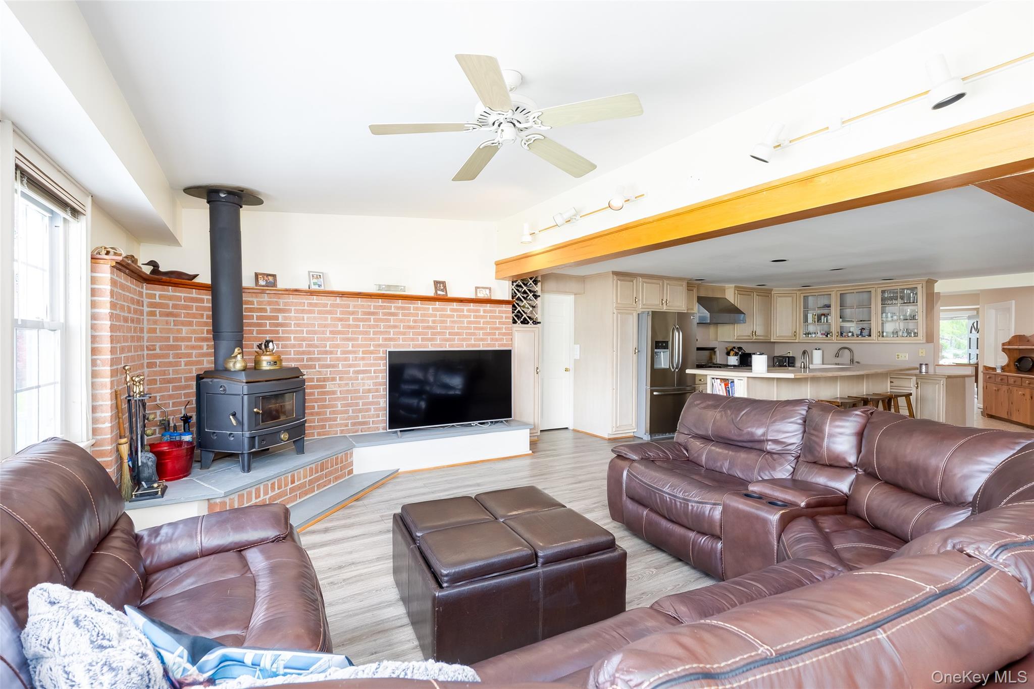 #11 photo, 60A Union Avenue, サフォーク郡 Center Moriches , NY 11934