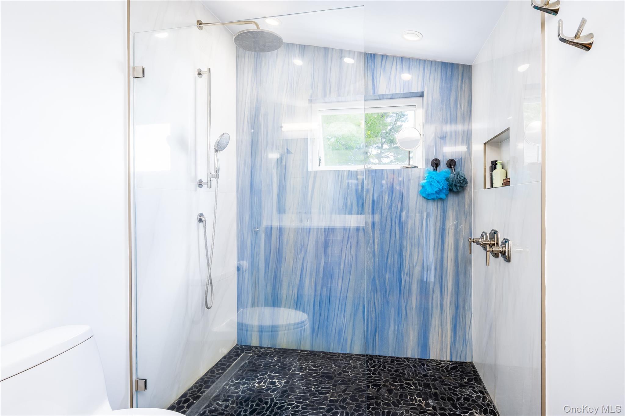 #19 photo, 60A Union Avenue, サフォーク郡 Center Moriches , NY 11934