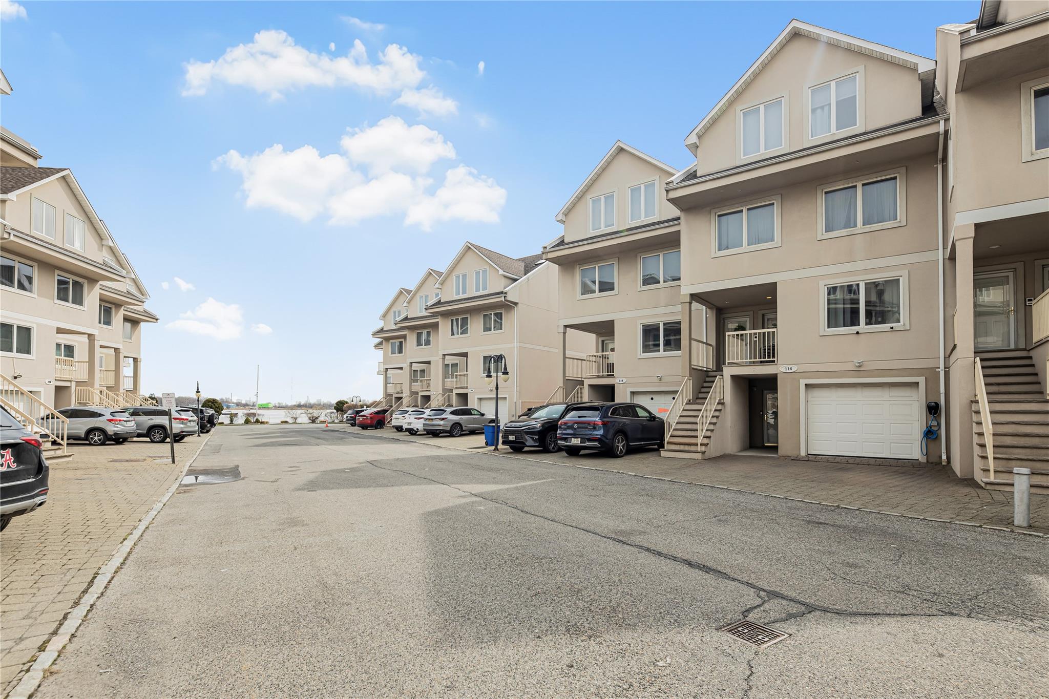 #3 photo, 114 Outlook Avenue, 布朗士 Bronx , NY 10465