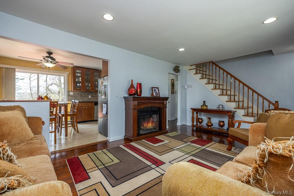 #15 photo, 9 Durham Road, White Plains , NY 10607