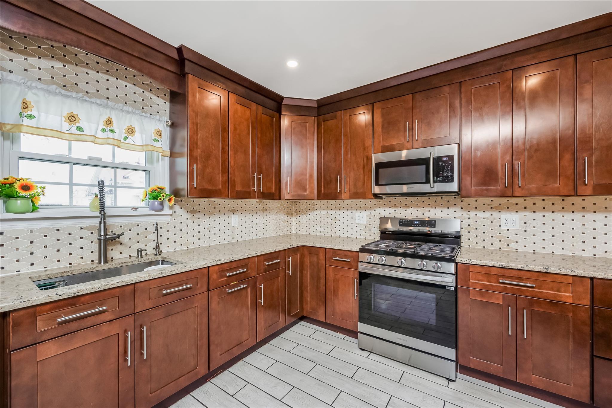 #11 photo, 49 Marvin Avenue, ナッソー郡 Hempstead , NY 11550