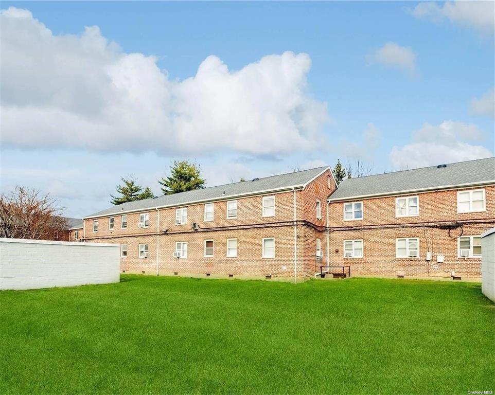 #3 photo, 35-14 Clearview Expressway, Bayside , NY 11361