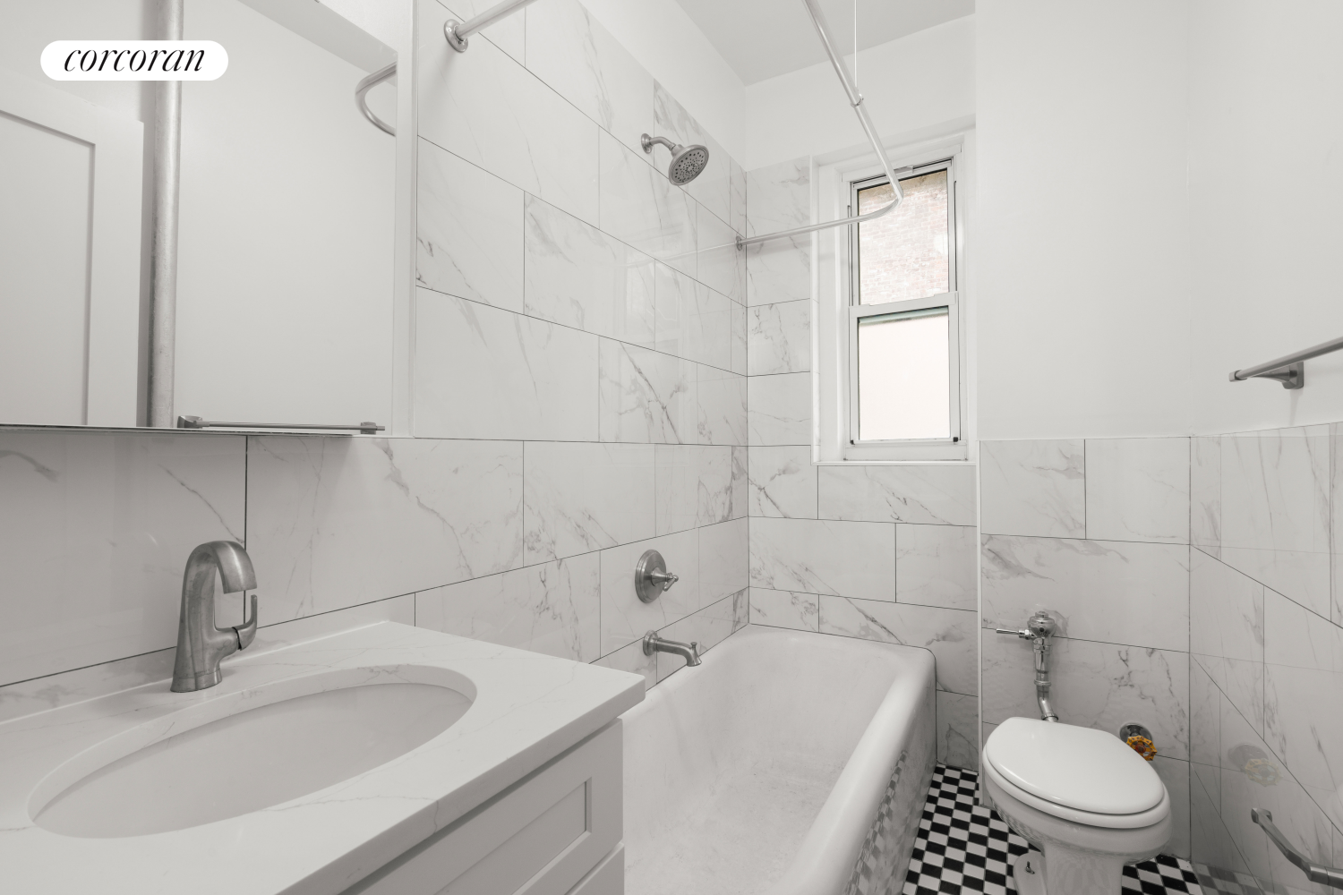 #7 photo, 720 W 173RD Street, マンハッタン Washington Heights , NY 10032