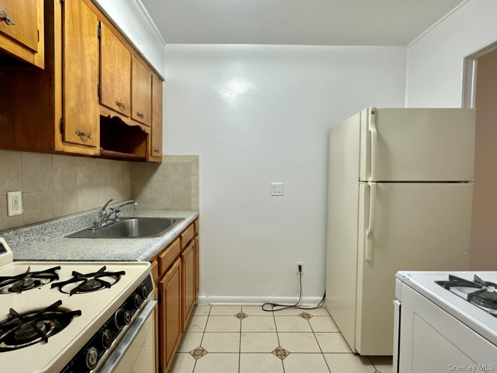 #18 photo, 42-23 68 Street, Woodside , NY 11377