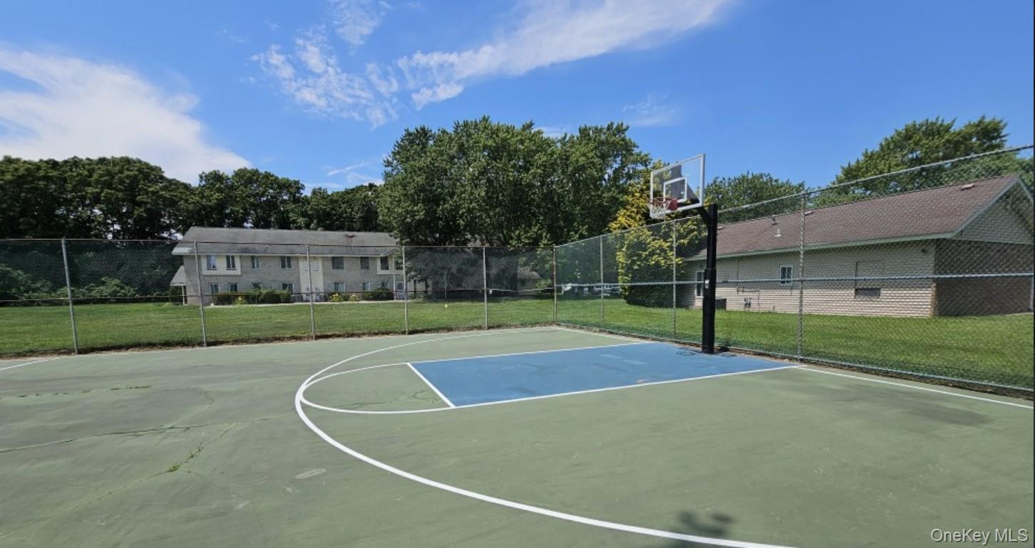 #17 photo, 51 Pointe Circle, サフォーク郡 Coram , NY 11727