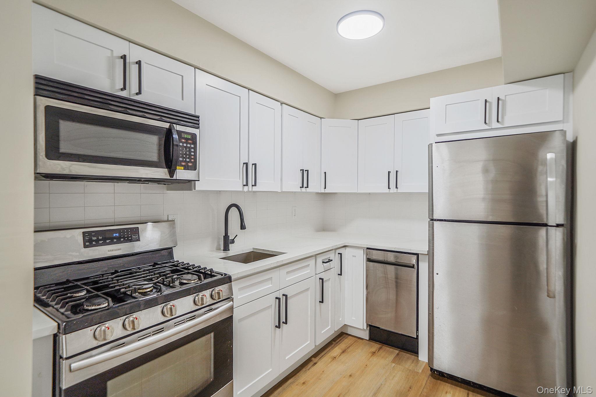 #3 photo, 51 Pointe Circle, サフォーク郡 Coram , NY 11727