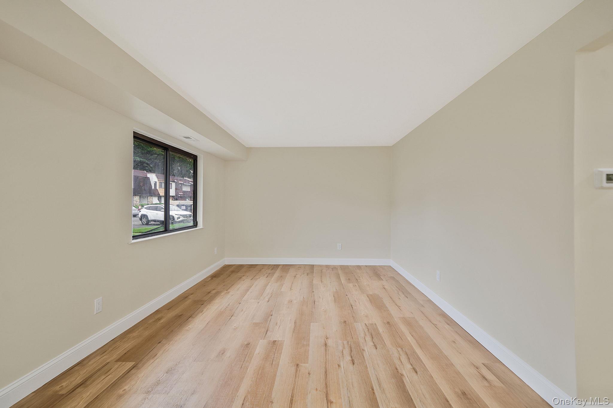 #6 photo, 51 Pointe Circle, サフォーク郡 Coram , NY 11727