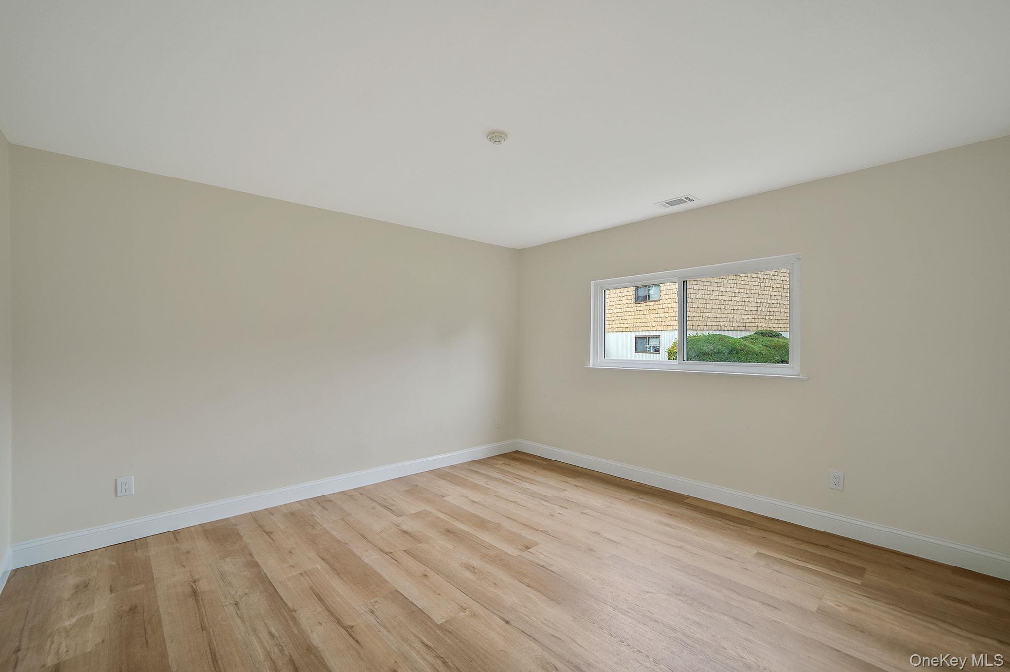 #8 photo, 51 Pointe Circle, サフォーク郡 Coram , NY 11727