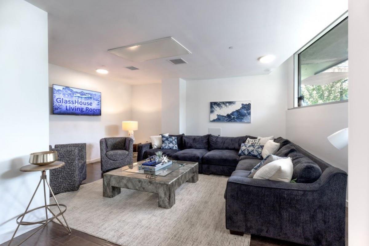 #11 photo, 250 S Central Avenue, Hartsdale , NY 10530