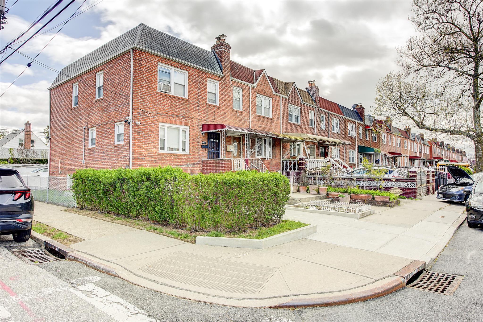 #2 photo, 225-54 Murdock Avenue, كوينز Queens Village , NY 11429