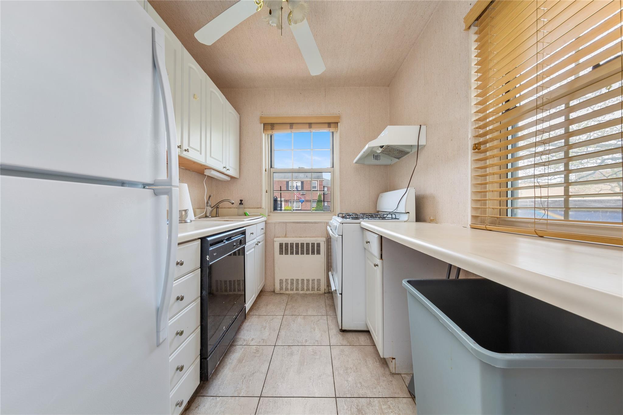 #7 photo, 213-15 73rd Avenue, কুইন্‌স Oakland Gardens , NY 11364