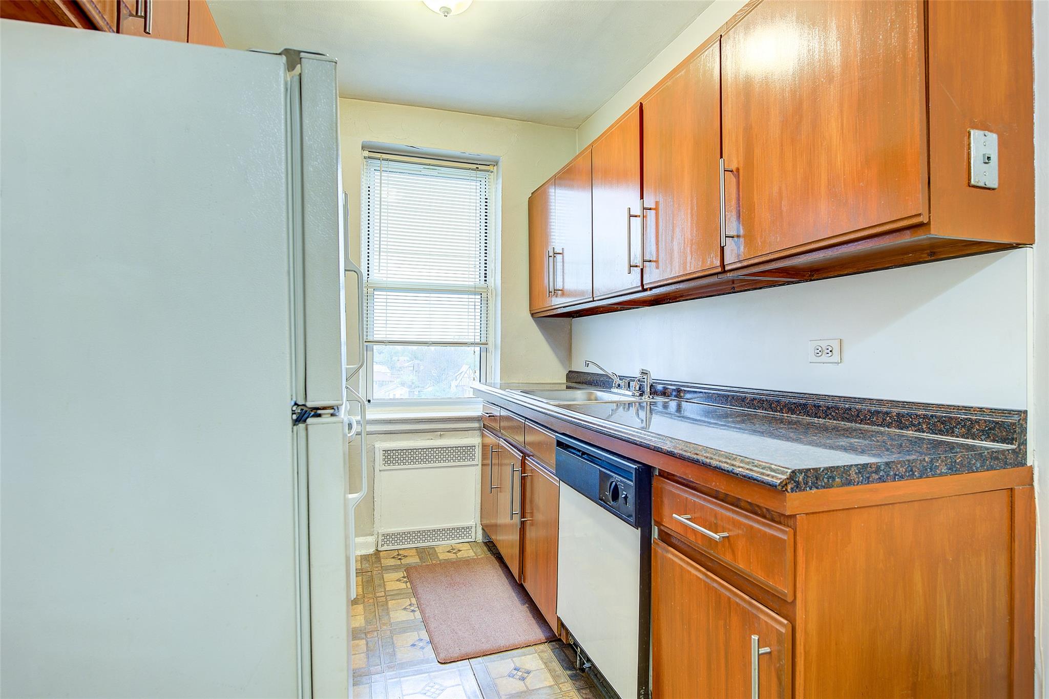 #18 photo, 110-20 71st Avenue, كوينز Forest Hills , NY 11375