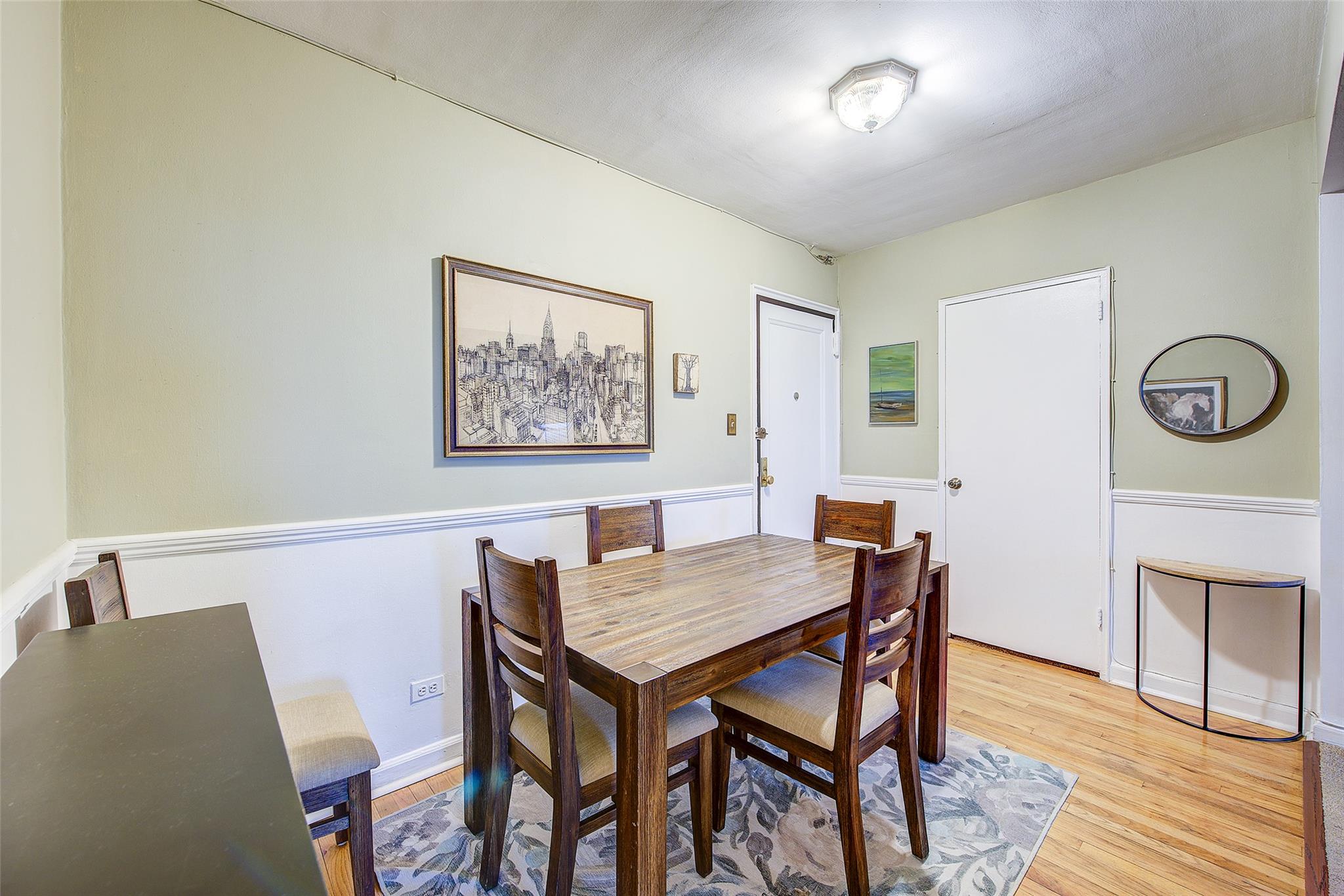 #5 photo, 110-20 71st Avenue, كوينز Forest Hills , NY 11375