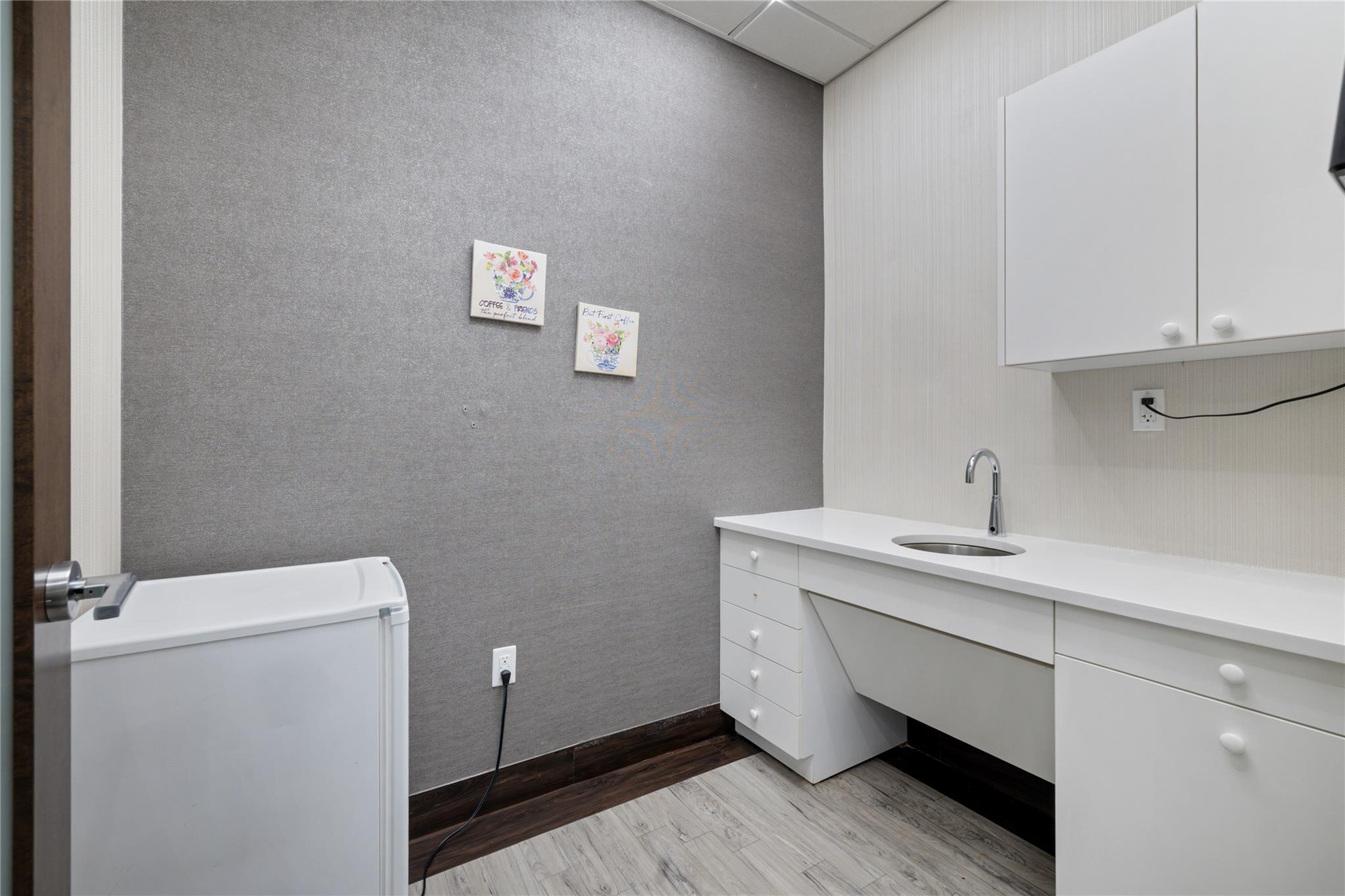 #12 photo, 30 Indian Rock, Suffern , NY 10901