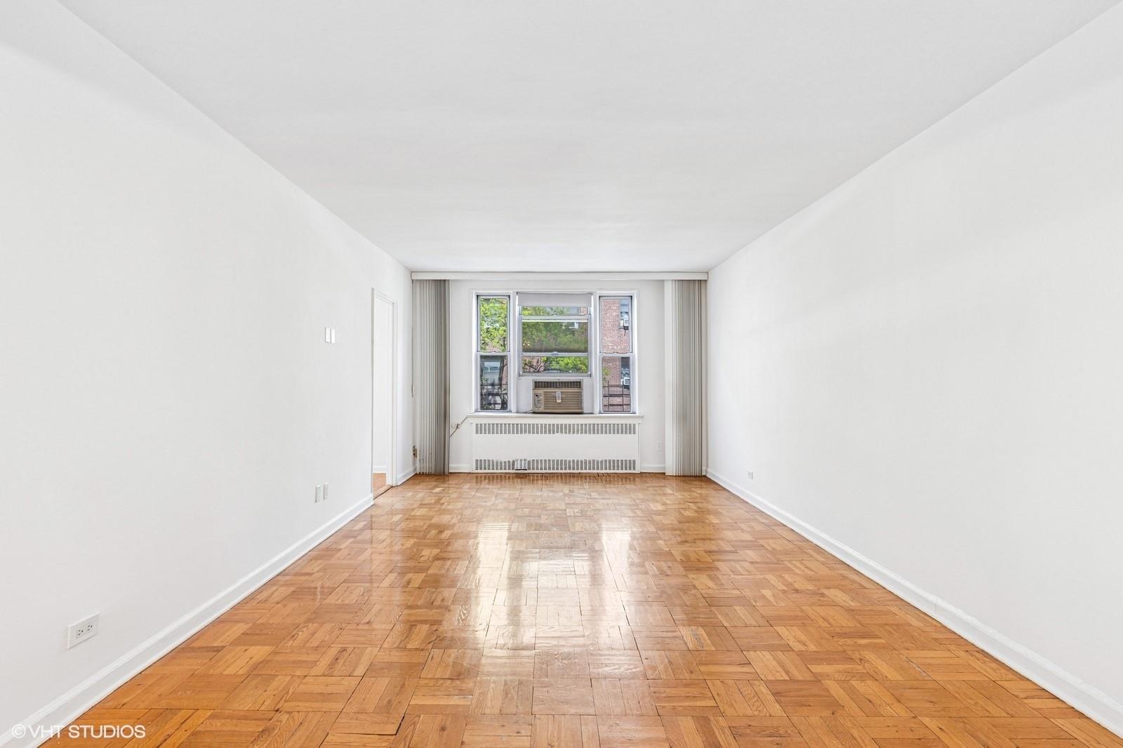 #3 photo, 104-20 68 Drive, クイーンズ区 Forest Hills , NY 11375