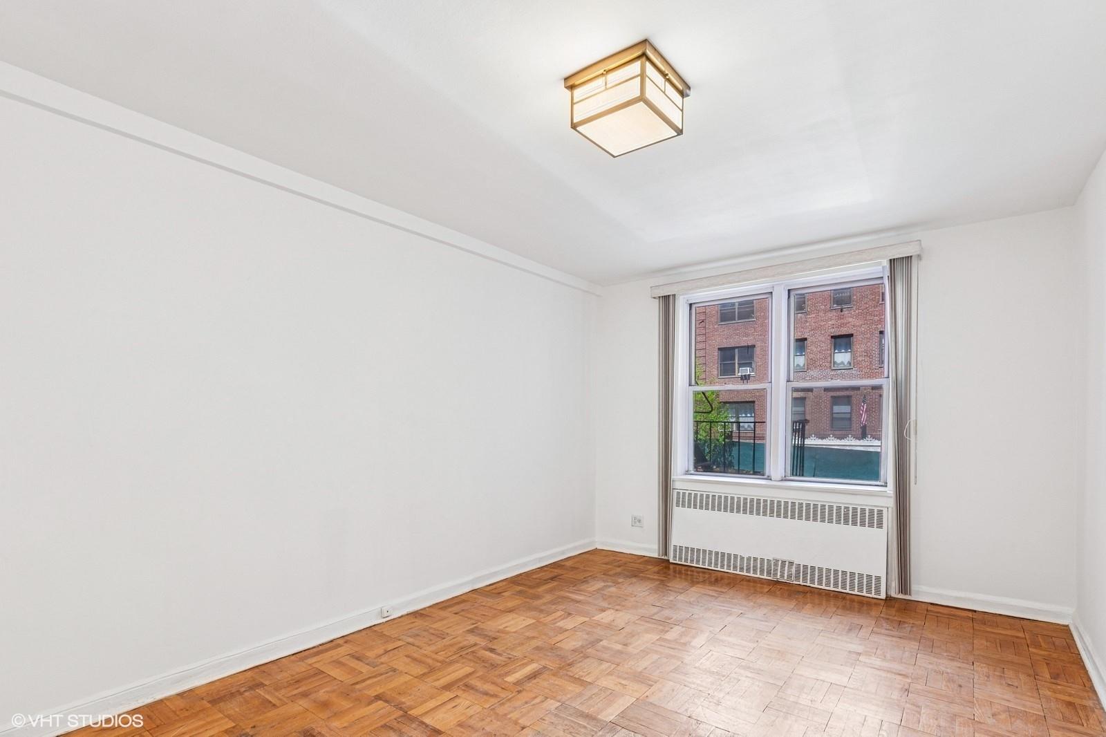 #5 photo, 104-20 68 Drive, クイーンズ区 Forest Hills , NY 11375