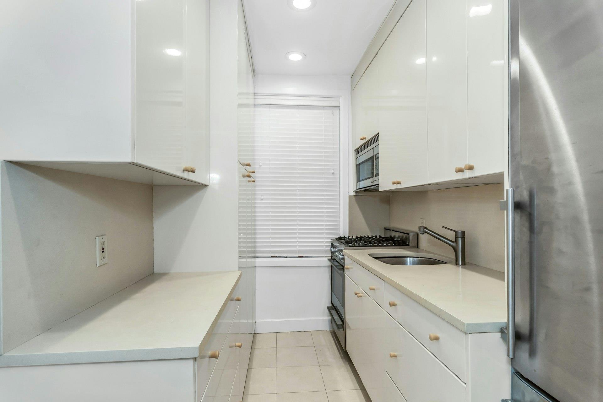 #4 photo, 83-80 118TH Street, クイーンズ区 Kew Gardens , NY 11415