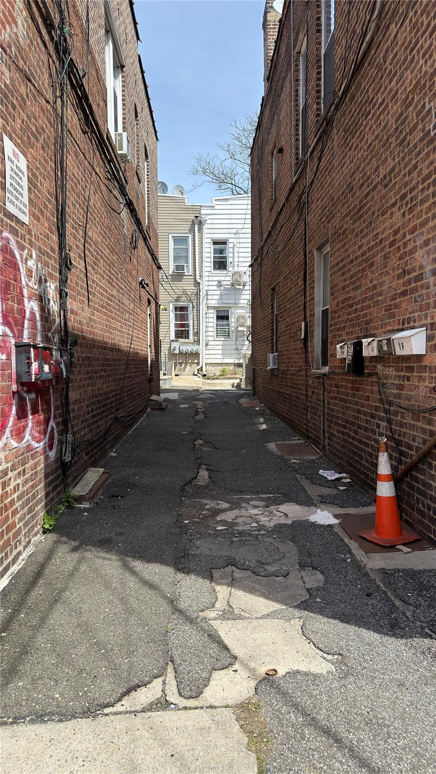 #5 photo, 5507 103rd Street, クイーンズ区 Corona , NY 11368