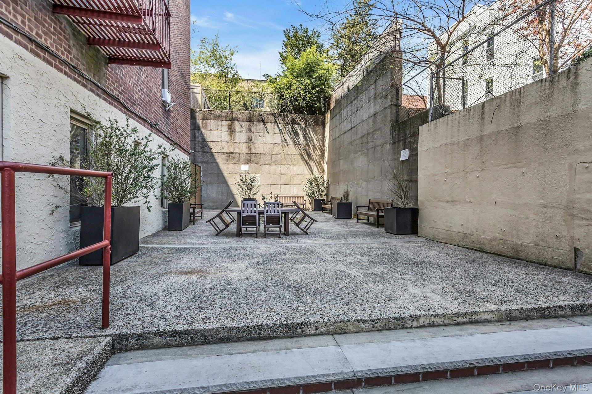 #19 photo, 67-25 Clyde Street, クイーンズ区 Forest Hills , NY 11375