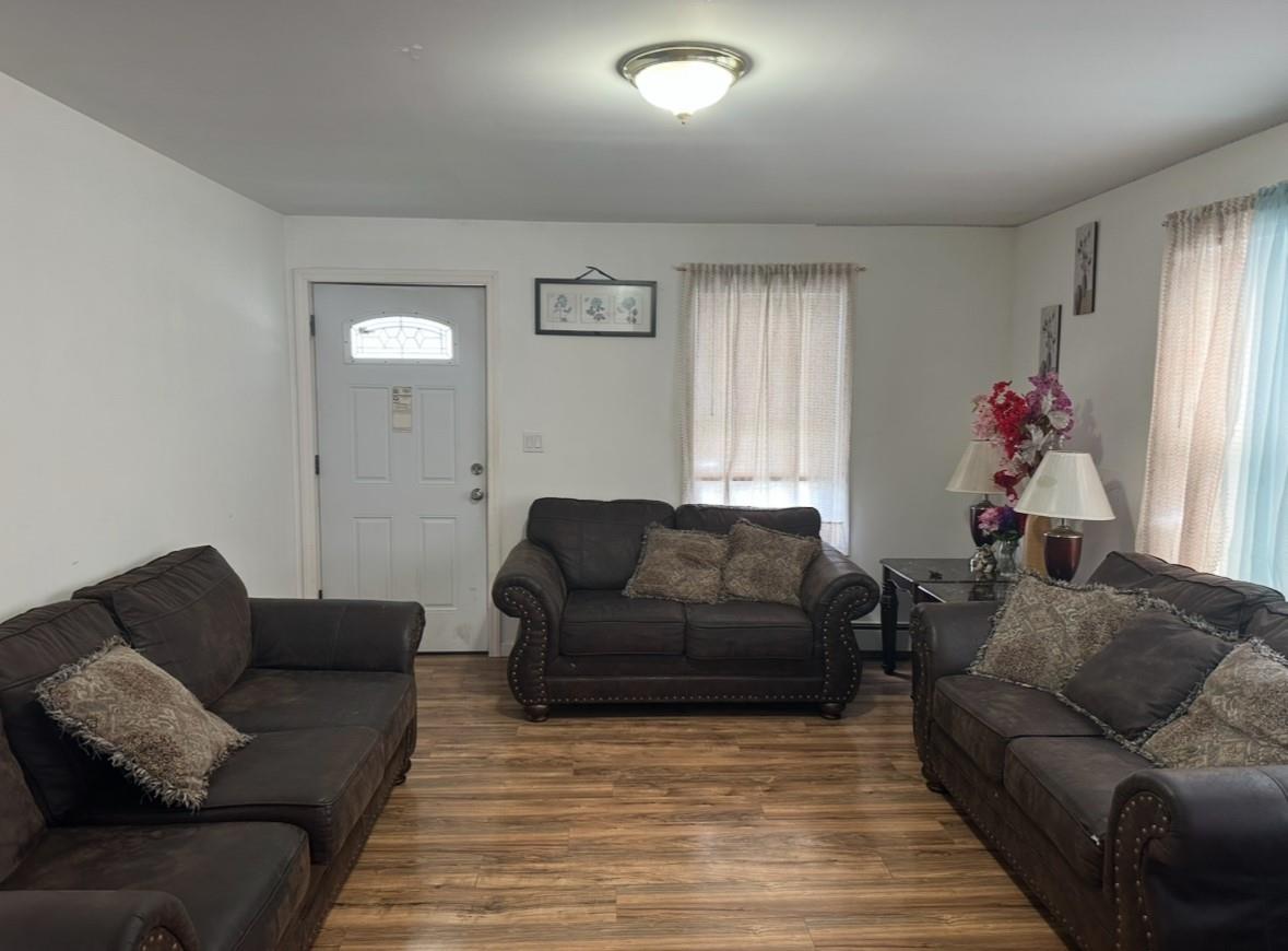 #2 photo, 553 Raynor Avenue, サフォーク郡 Riverhead , NY 11901