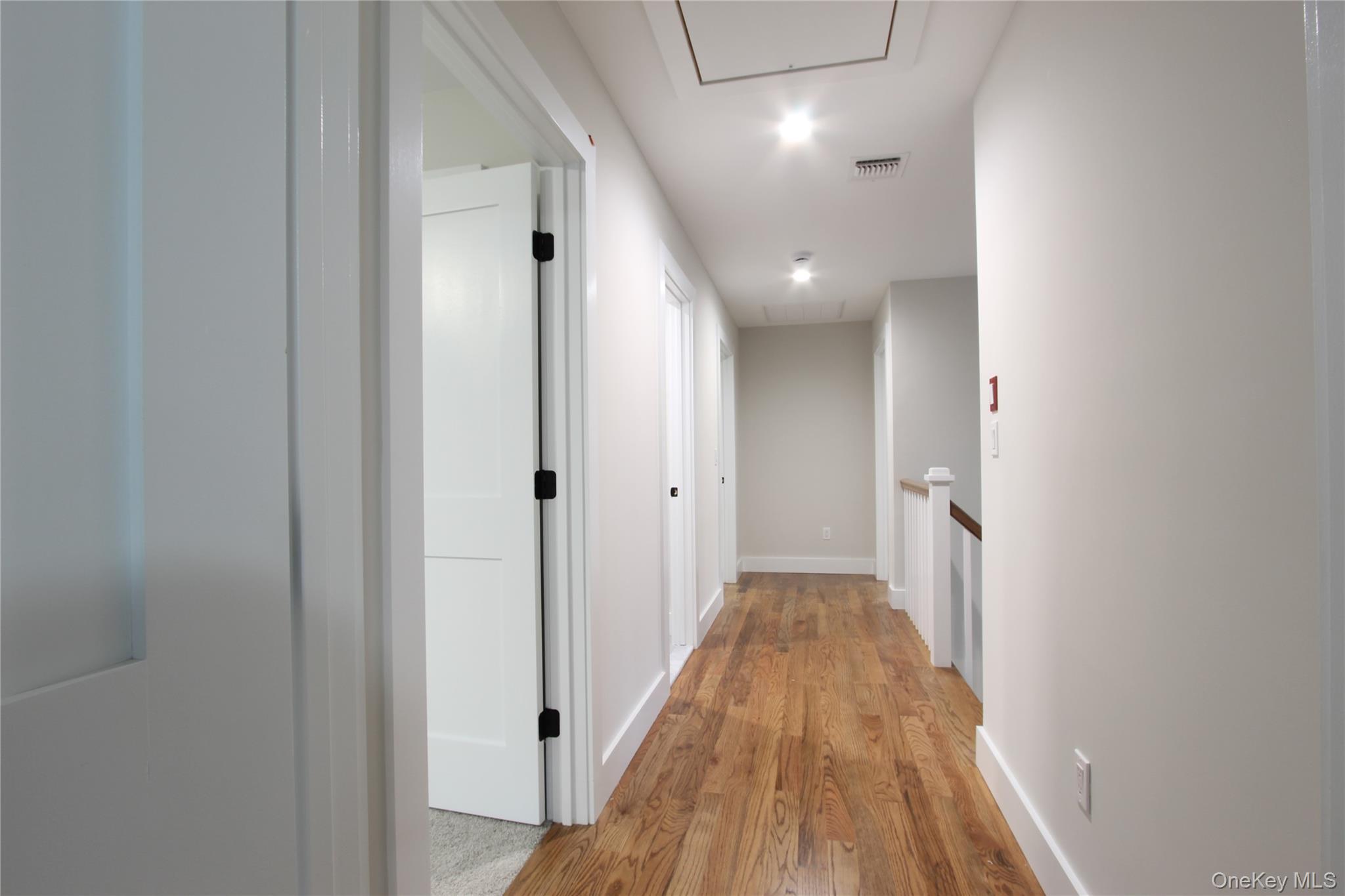 #10 photo, 5 Colonels Path, サフォーク郡 Manorville , NY 11949