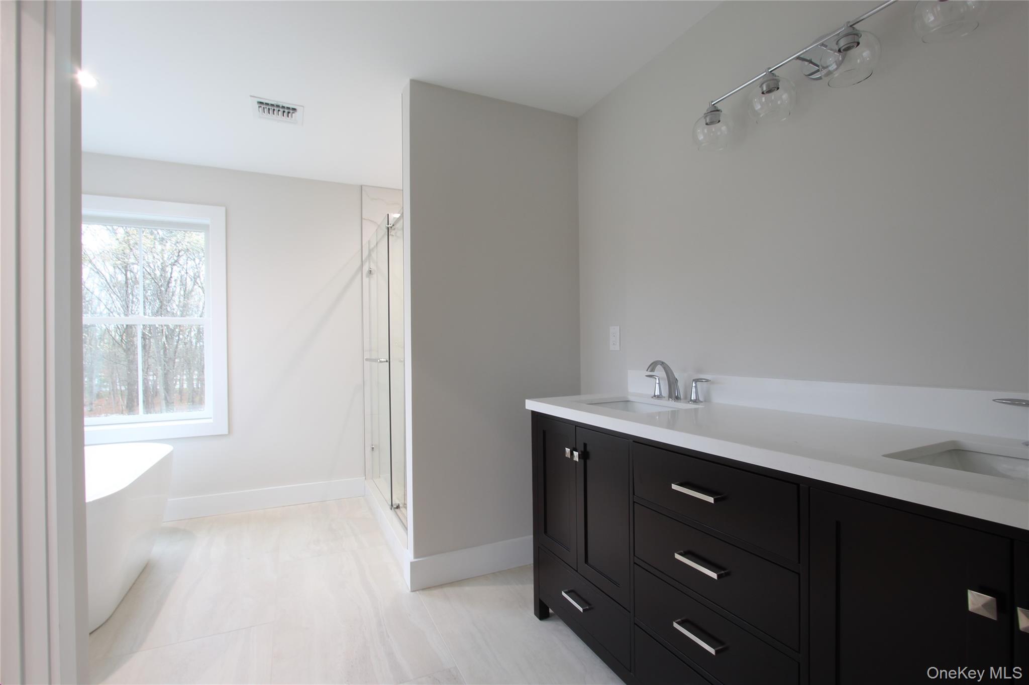 #19 photo, 5 Colonels Path, サフォーク郡 Manorville , NY 11949