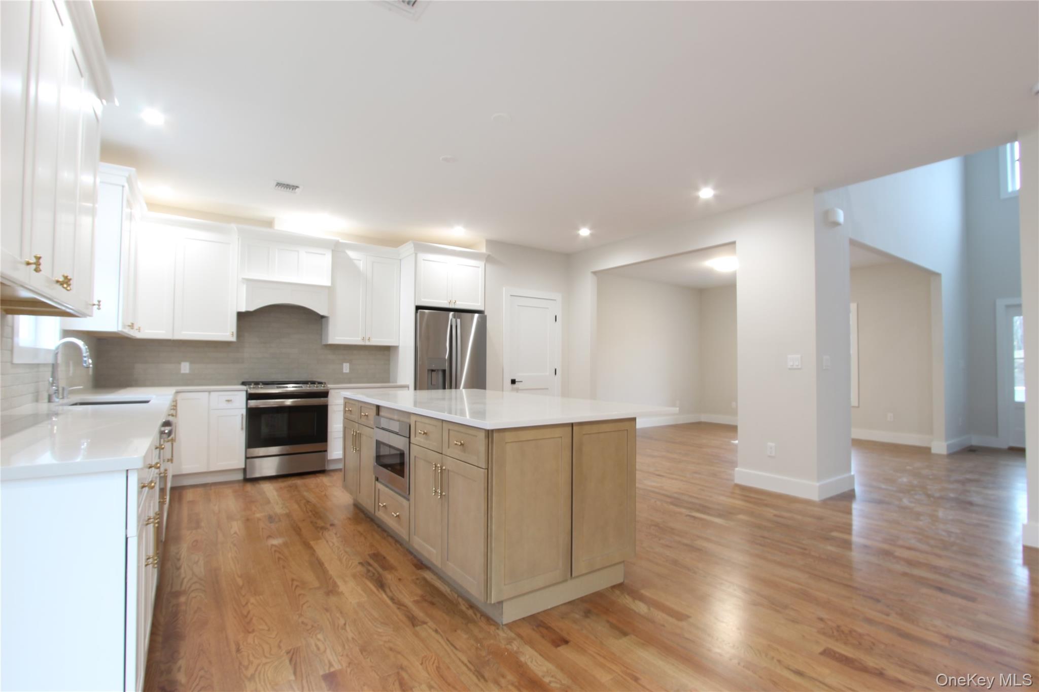 #4 photo, 5 Colonels Path, サフォーク郡 Manorville , NY 11949