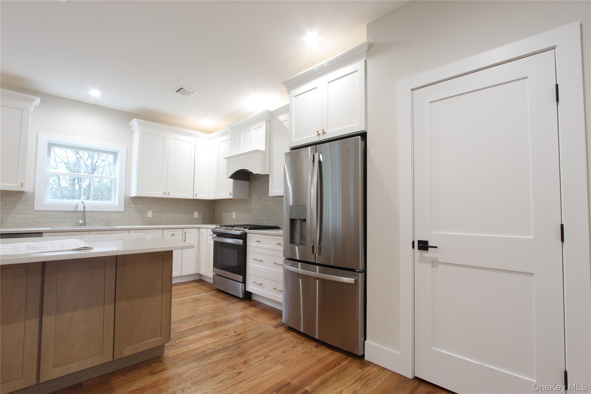 #5 photo, 5 Colonels Path, サフォーク郡 Manorville , NY 11949