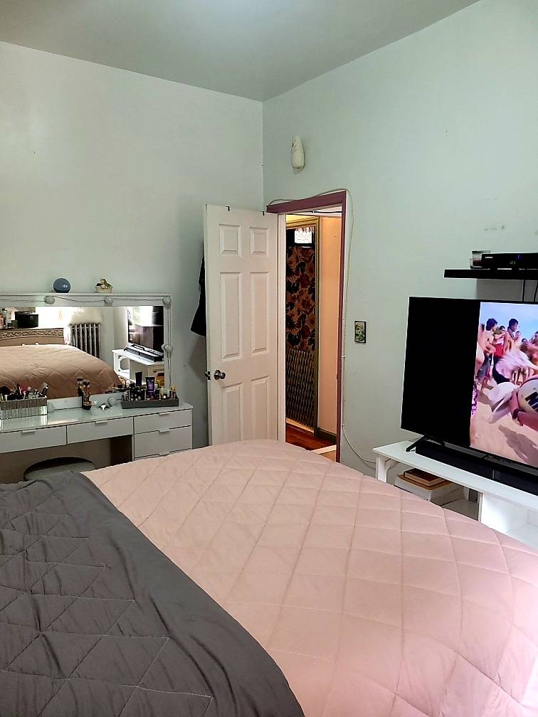 #27 photo, 4420 PARK AVENUE, Belmont , NY 10457