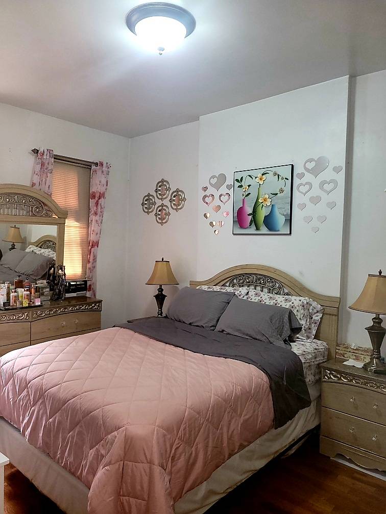 #29 photo, 4420 PARK AVENUE, Belmont , NY 10457