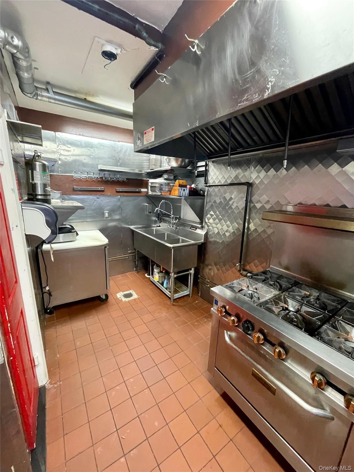 #4 photo, 726 Courtlandt Avenue, ブロンクス区 Bronx , NY 10451