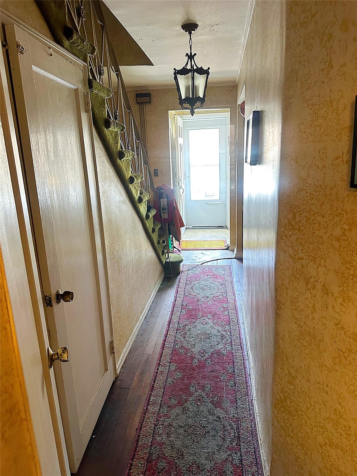 #6 photo, 6957 197th Street, كوينز Fresh Meadows , NY 11365