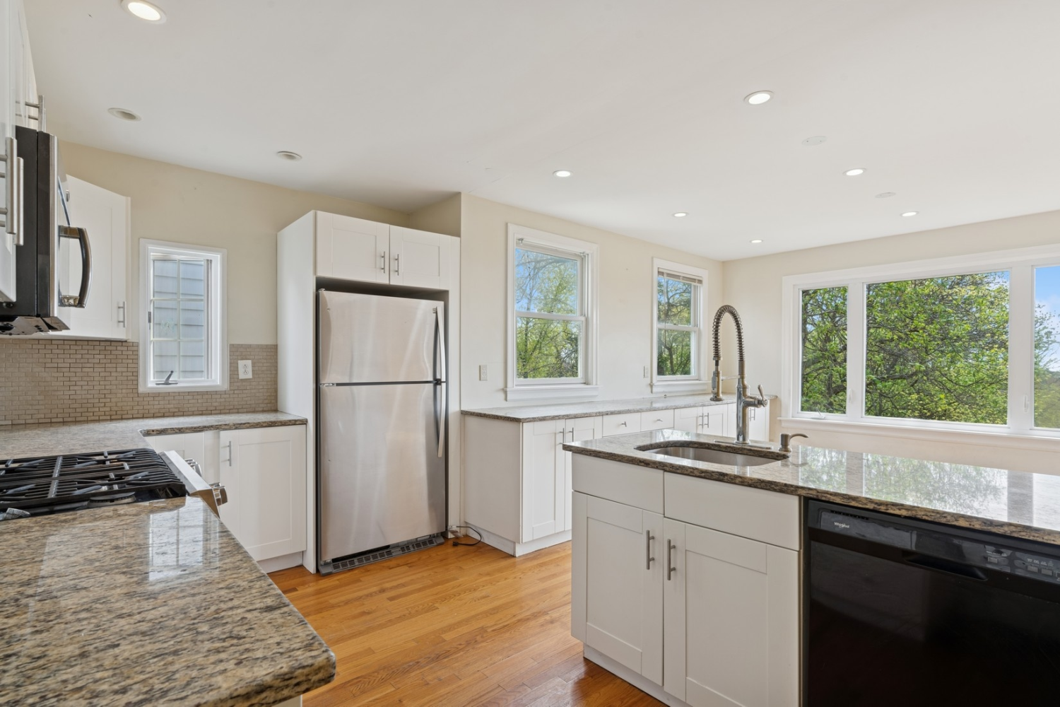 #13 photo, 1197 TODT HILL Road, スタテンアイランド New York City , NY 10304