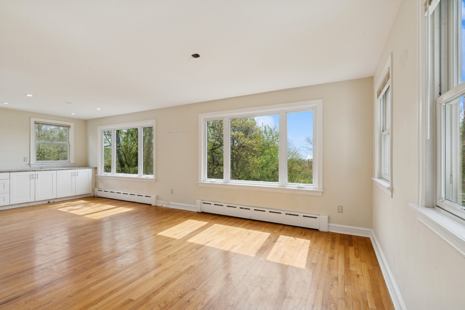 #15 photo, 1197 TODT HILL Road, スタテンアイランド New York City , NY 10304