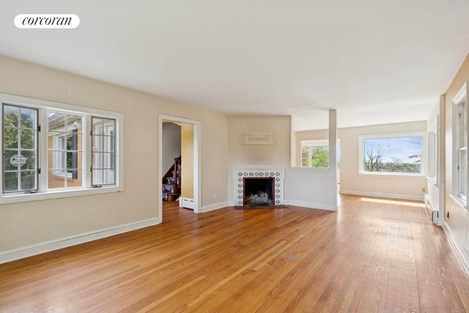 #3 photo, 1197 TODT HILL Road, スタテンアイランド New York City , NY 10304