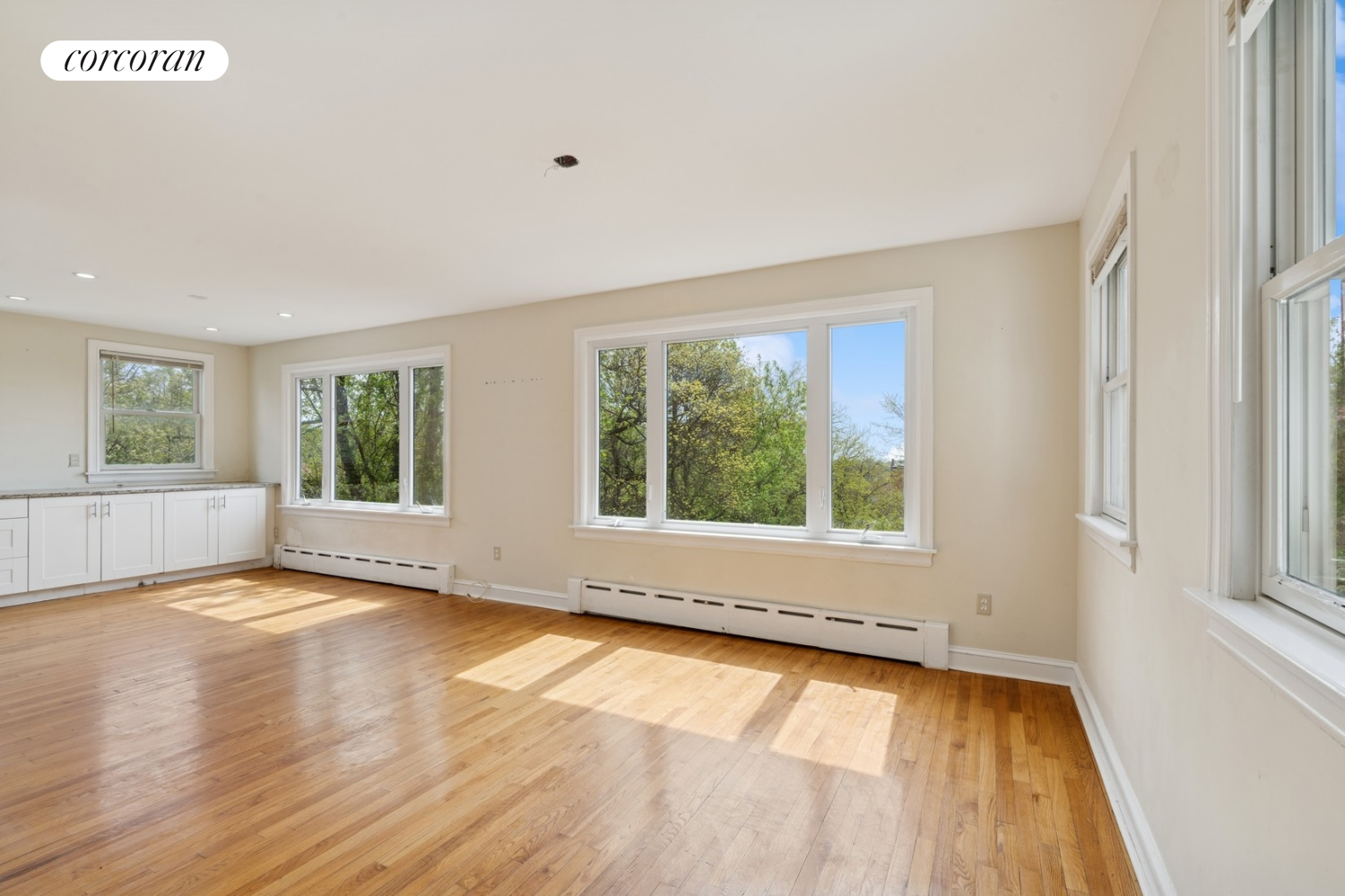 #5 photo, 1197 TODT HILL Road, スタテンアイランド New York City , NY 10304