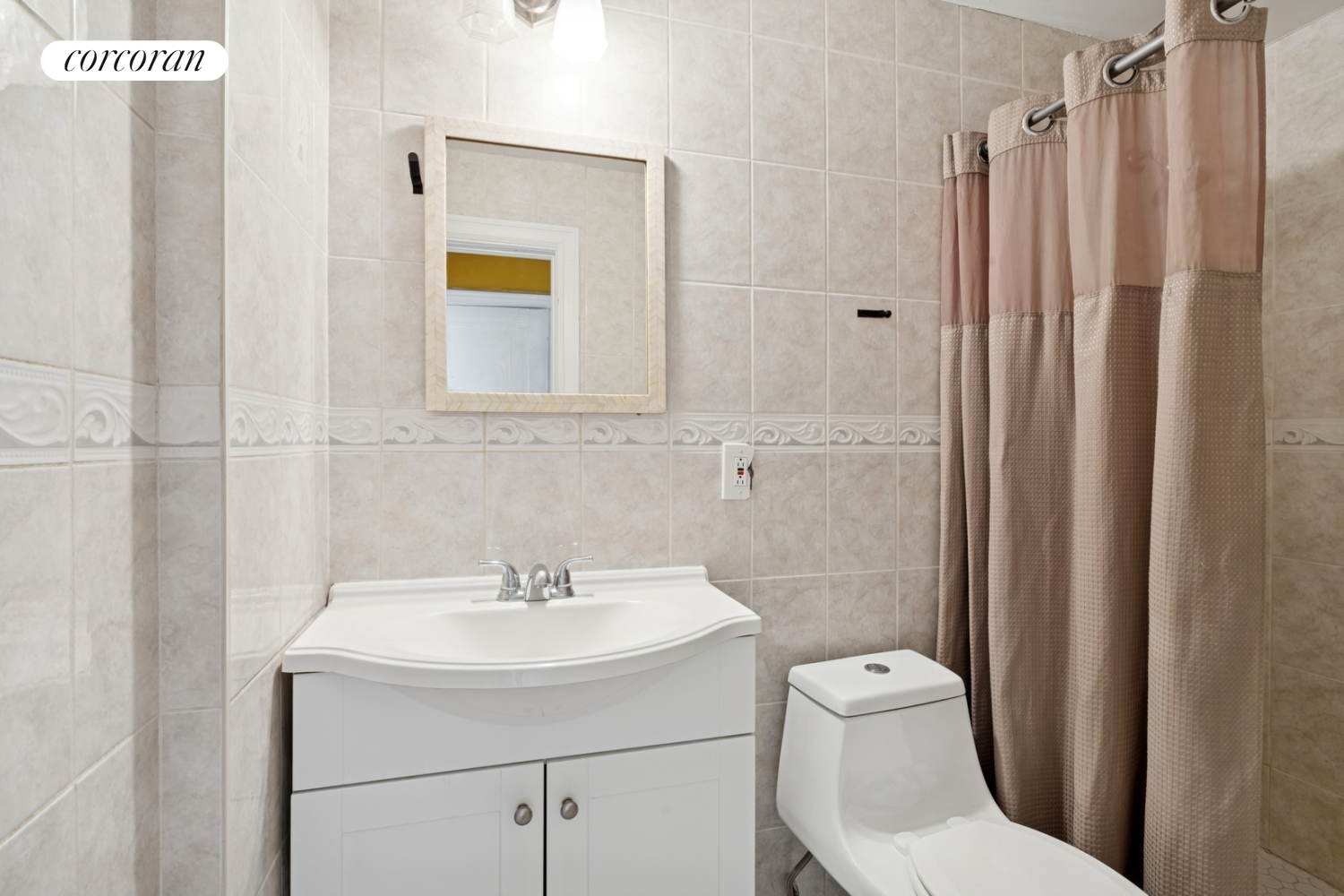 #8 photo, 1197 TODT HILL Road, スタテンアイランド New York City , NY 10304