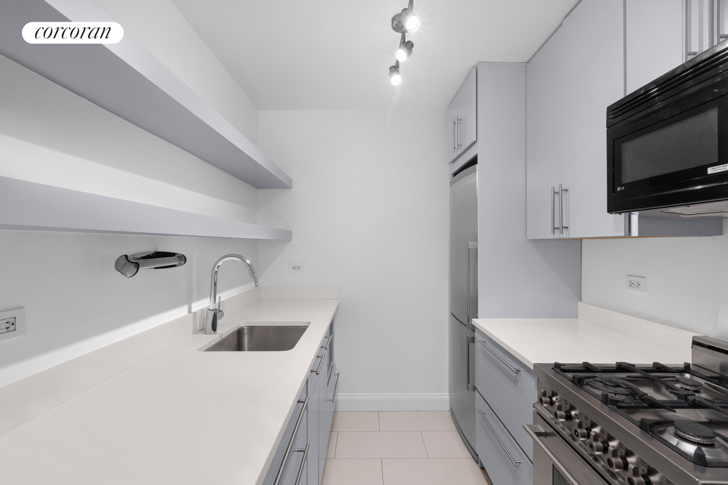 #4 photo, 420 W 23RD Street, マンハッタン Chelsea , NY 10011