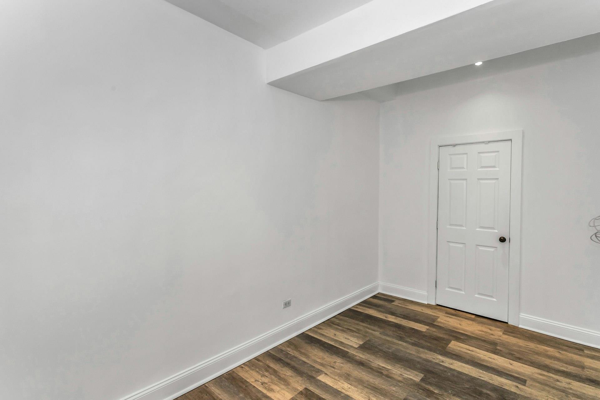 #17 photo, 67-25 CLYDE Street, クイーンズ区 Forest Hills , NY 11375