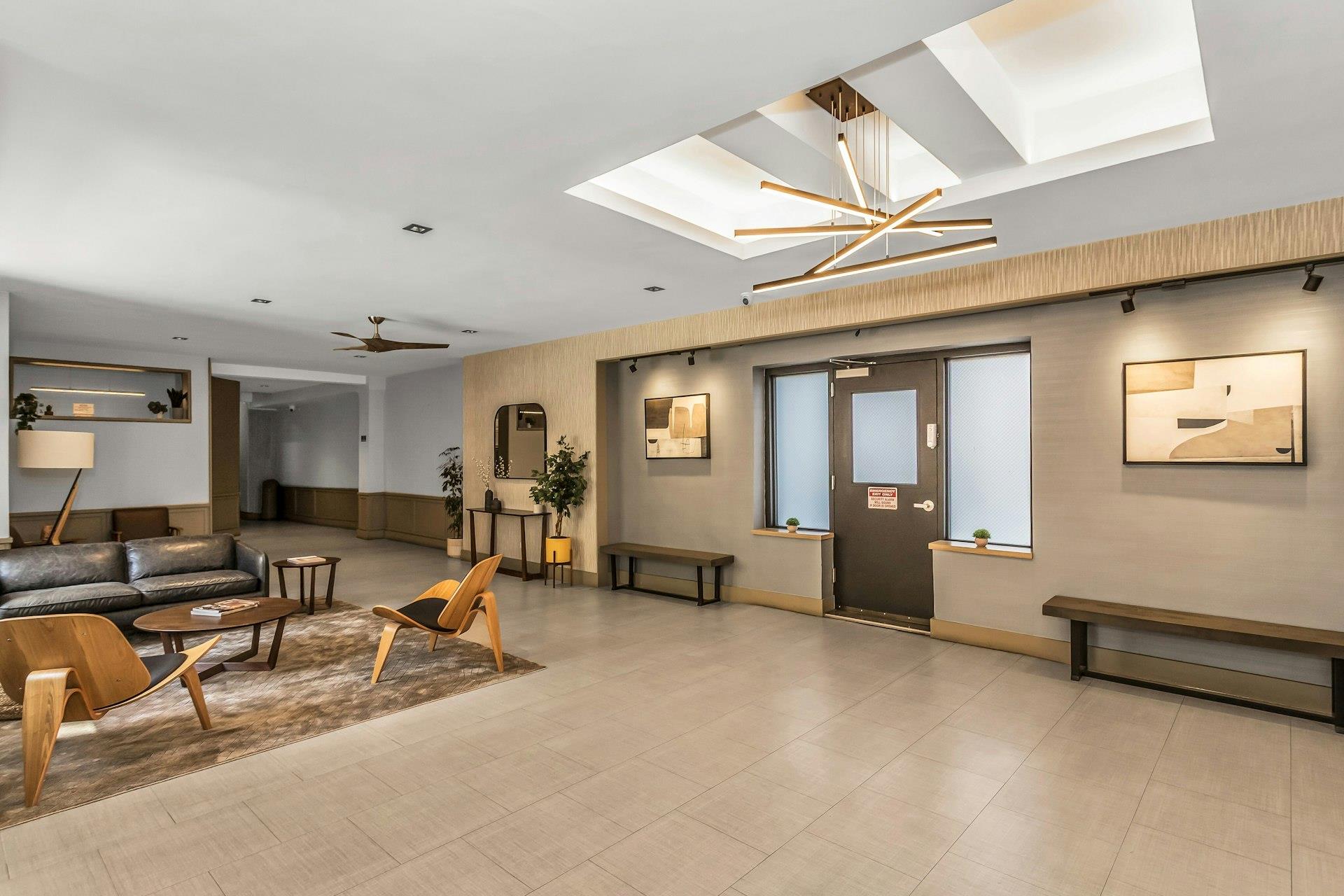 #21 photo, 67-25 CLYDE Street, クイーンズ区 Forest Hills , NY 11375