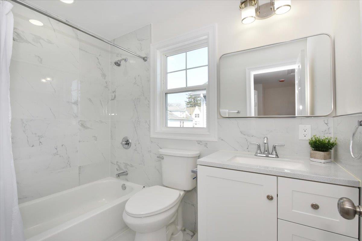 #20 photo, 53 Hewlett Street, ナッソー郡 Hempstead , NY 11550