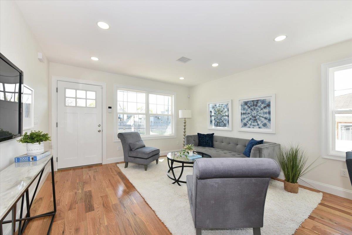 #4 photo, 53 Hewlett Street, ナッソー郡 Hempstead , NY 11550